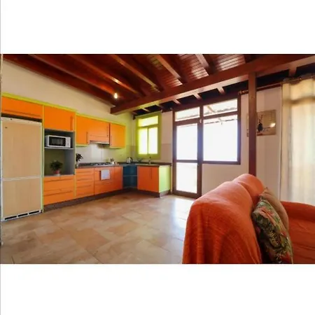 Дом отдыха Estrella House *